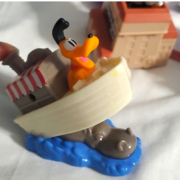 Complete 10pc set Mcdonalds Disney train toys Mickey & Minnie’s Runaway Railway - Picture 10 of 12